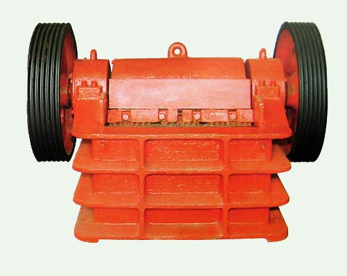 PE型復擺顎式破碎機