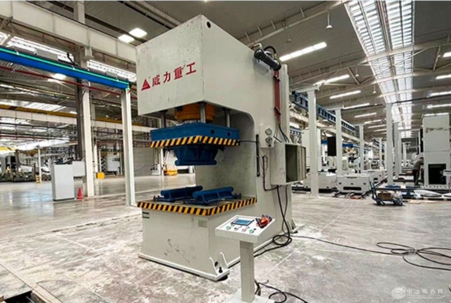 单柱成型油压机