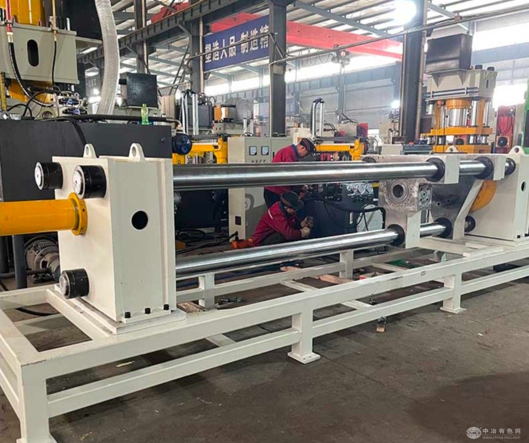 卧式金属成型压力机