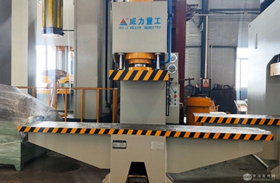 单臂开式液压机