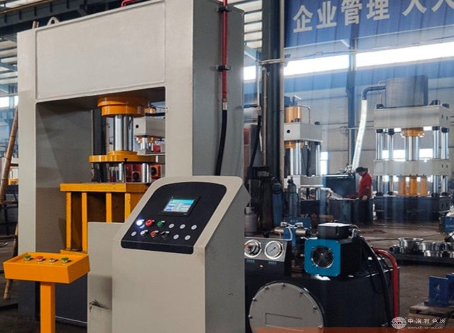 龙门框式液压机