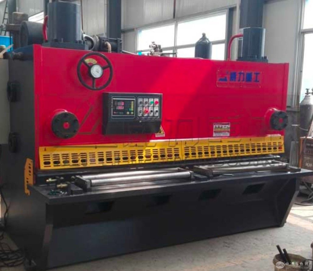 液压闸式剪板机