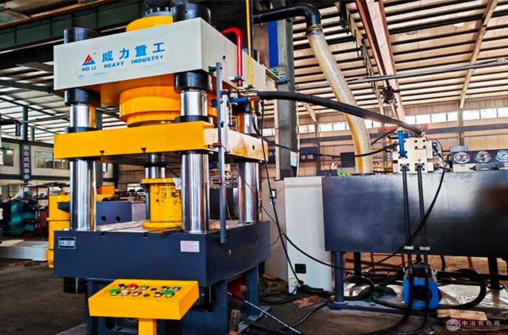 冷挤压成型液压机