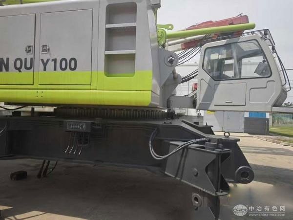 出售中联100吨履带吊,翻新成色完美。价格惊喜。