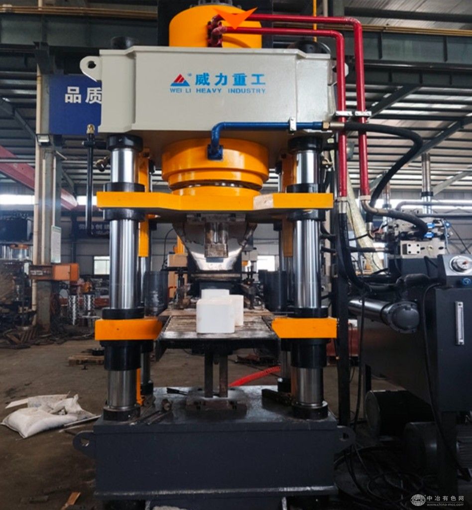 矿物质舔盐块成型液压机