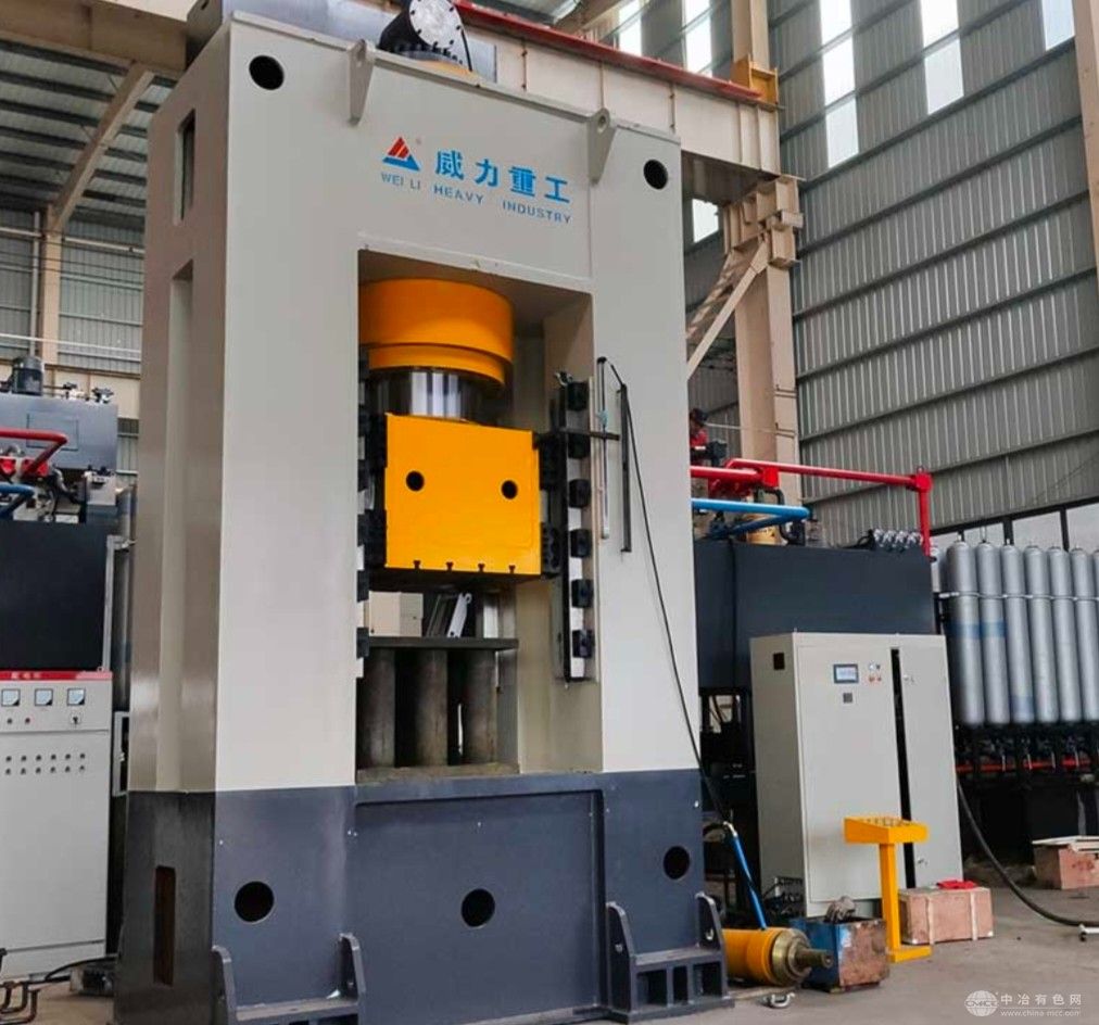 重型高精度框架式压装成型液压机